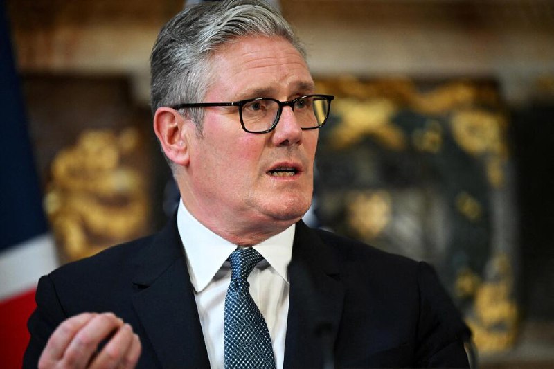 英国拟推强制数码身份证 遏阻非法劳工英国政府宣布，将对开始新工作的英国公民与居民施行强制性数码身份证制度，作为打击非法移民、加强边境管控的一项措施