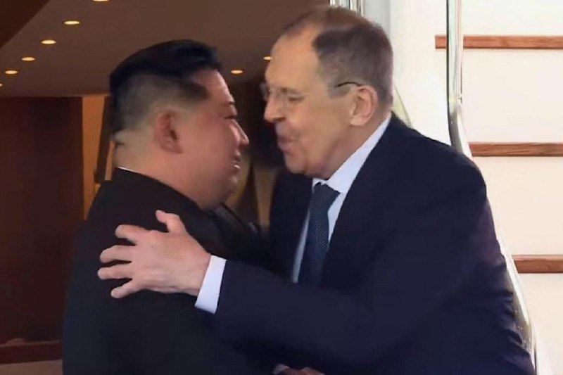 金正恩：愿无条件支持莫斯科解决乌克兰问题朝鲜最高领导人金正恩会见俄罗斯外交部长拉夫罗夫