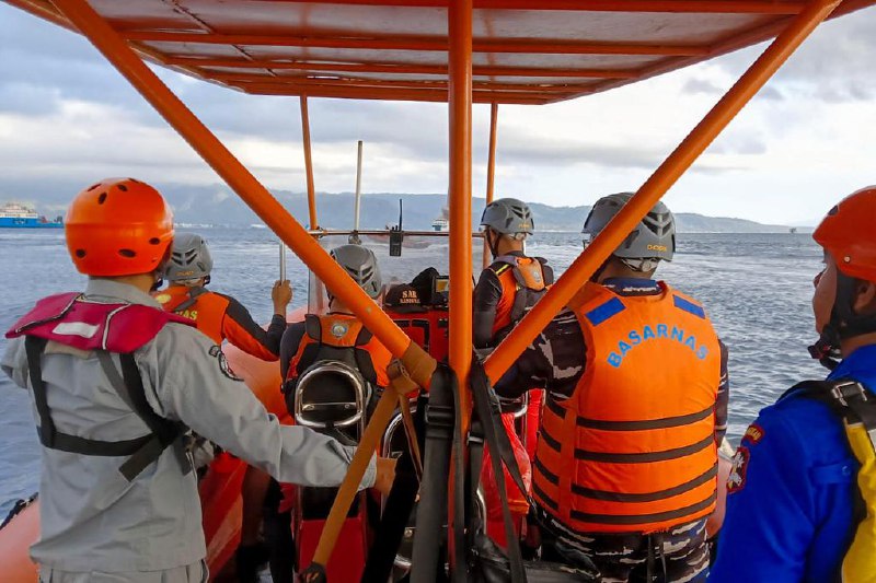 印尼扩大搜索范围 峇厘岛沉没渡轮仍有30人失踪印度尼西亚当局星期五（7月4日）扩大对峇厘岛沉没渡轮失踪人员的搜索范围，30人仍未被寻获