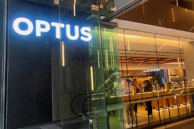 墨尔本澳都斯紧急服务中断 电缆疑被剪断澳大利亚电信公司澳都斯（Optus）在墨尔本附近的紧急呼叫服务中断，约1万4000名用户受影响