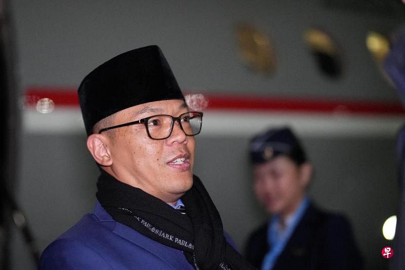 印尼外长：印尼依旧不承认中国对南中国海主权声索印度尼西亚外长苏吉奥诺说，印尼依旧不承认中国对南中国海的主权声索