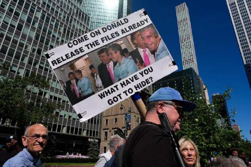 特朗普吁共和党公开爱泼斯坦档案：我们没什么好隐瞒美国总统特朗普突然改变态度，呼吁国会共和党人投票支持公开已故性罪犯爱泼斯坦的档案