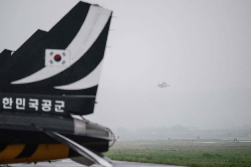 韩国防部：韩美从未讨论裁减驻韩美军韩国国防部星期五（5月23日）就美国媒体有关五角大楼考虑从韩国撤出约4500名美军的报道表示，韩美从未讨论驻韩美军撤离相关事宜