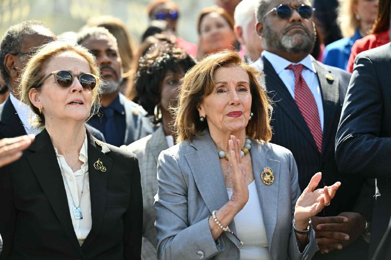 特朗普下令重新启用旧金山恶魔岛监狱美国总统特朗普指示联邦监狱局重建和重新启用恶魔岛联邦监狱，“关押美国最残忍、最暴力的罪犯”