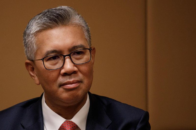 马国贸工部长扎夫鲁退出巫统 拟加入公正党马来西亚投资、贸易及工业部长扎夫鲁宣布，他已正式向巫统最高领导层请辞，并计划加入首相安华领导的人民公正党