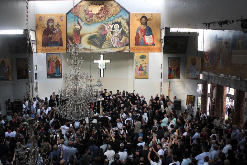 叙利亚抓获实施教堂自杀式袭击的恐怖分子团伙叙利亚安全人员星期一（6月23日）在首都大马士革郊区抓获前一天袭击教堂的恐怖分子团伙，行动中逮捕六人，打死两人