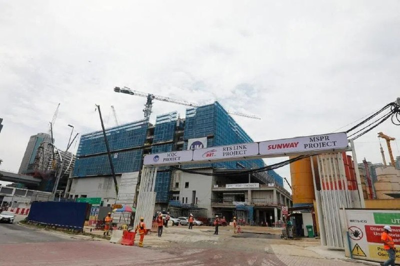 工程进度65% 新柔地铁明年7月试跑新柔地铁（RTS）工程按时推进，目前整体进度已达65%，预计在2026年7月1日起可全面试跑，为2027年元旦正式营运做准备