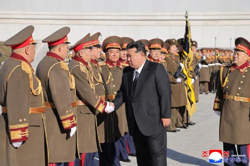 金正恩走访公检法机关 强调维护体制重要职责朝中社星期三（11月19日）报道，朝鲜领导人金正恩前一天相继访问国家保卫部、社会安全部、最高裁判所、最高检察所等公检法机关，庆祝这些机关成立80周年，并强调公检法机关在捍卫体制中的重要职责